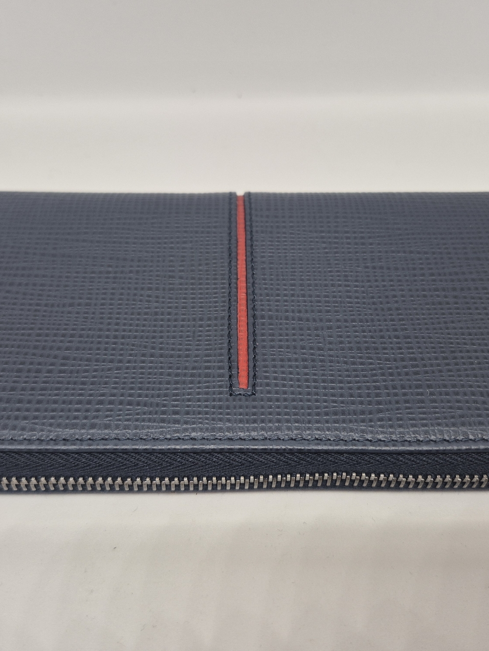 Tod's Navy Textured Leather Zip Wallet with Red Accent